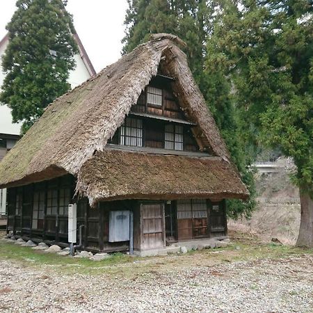 Готель Gokayama Gassho No Sato Nanto Екстер'єр фото